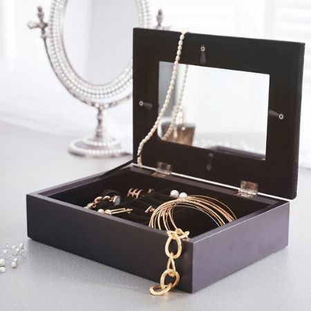 Mirrors, frames, and decorative home accessories
